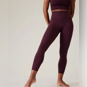 NWOT Athleta Salutation Stash II Pocket 7/8 Tight | S, Spiced Cabaret
